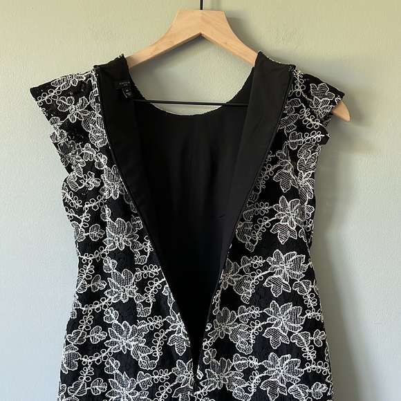 Ann Taylor Floral Dress - Size 00P - Picture 6 of 8